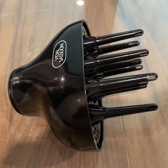 Excellent Condition Hair Diffuser Attachment with Extra Long Fingers - Picture 5 of 10